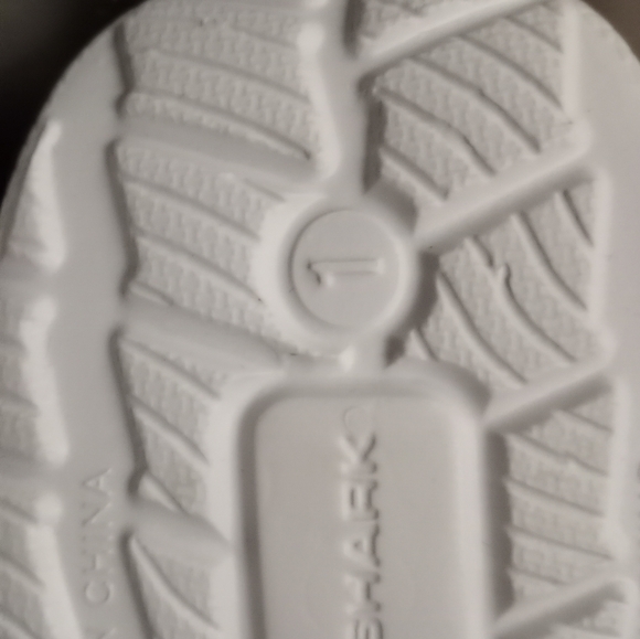 Girls Sz 1 Rugged Shark Slip On Shoes with Unicorn Croc Charms - Picture 6 of 6